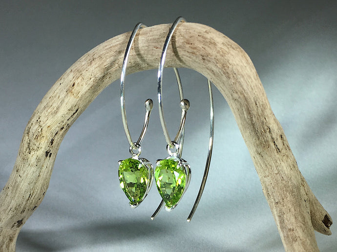 Silver V-Wire Earrings Peridot